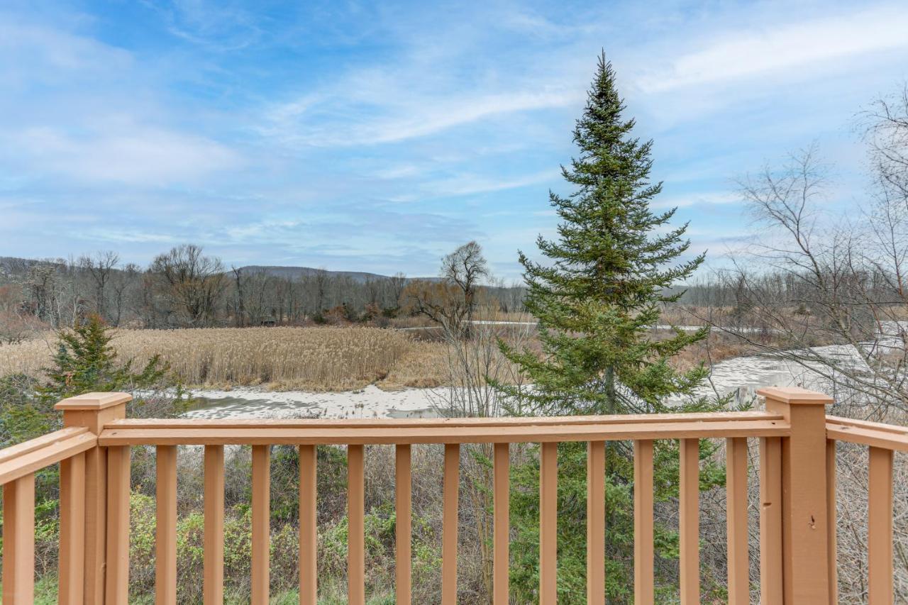 Spacious Condo With View Less Than 1 Mi To Mtn Creek Resort! Vernon Exteriör bild