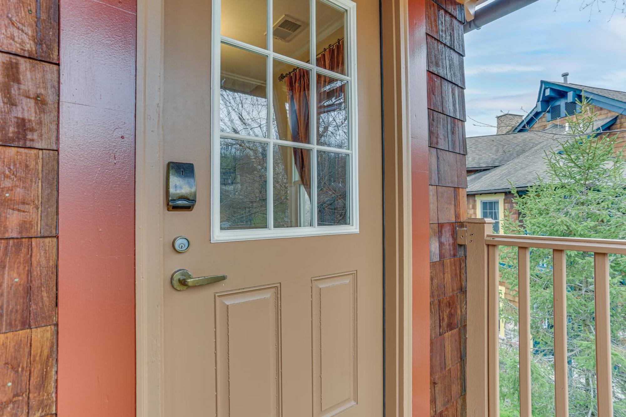 Spacious Condo With View Less Than 1 Mi To Mtn Creek Resort! Vernon Exteriör bild