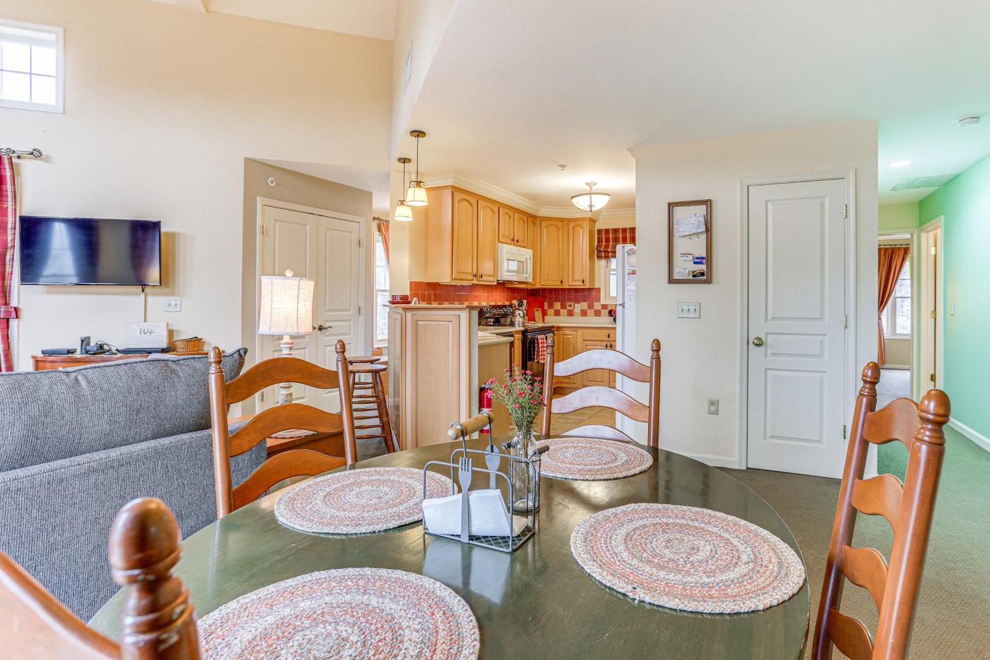Spacious Condo With View Less Than 1 Mi To Mtn Creek Resort! Vernon Exteriör bild