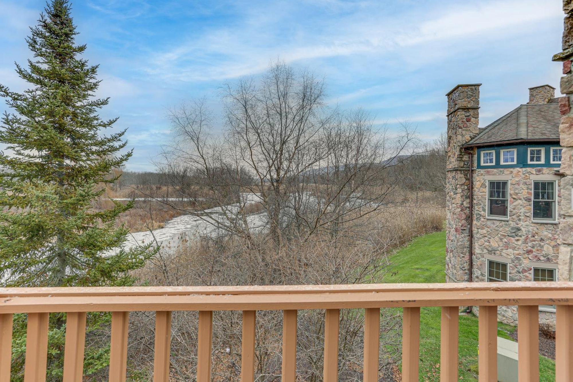 Spacious Condo With View Less Than 1 Mi To Mtn Creek Resort! Vernon Exteriör bild